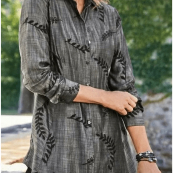 Soft Surroundings Tops - Soft Surroundings Shirt Button Up Embroidered Papyrus Leaf Black Chambray Medium